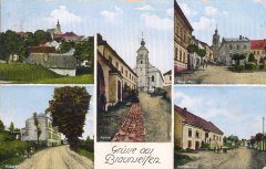 dobová pohlednice vsi s kaplí (kaple na prostředním snímku, profil vystupující ze zdi domu vlevo)