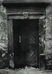 jižní vchod (z druhé poloviny XVI. století)