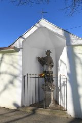 socha sv. Jana Nepomuckého v současné kapli Na Sádkách