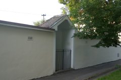 současné umístění sochy v ulici Na sádkách - pohled zepředu zleva