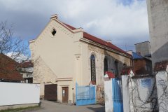 pohled zepředu zprava