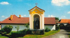 výřez snímku s kapličkou z předchozí pohlednice