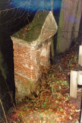 původní kaplička zepředu zleva