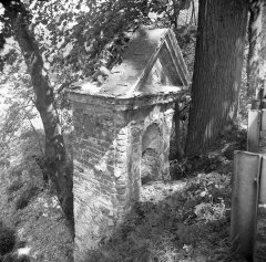 původní kaplička zepředu zleva