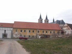 pohled na areál kláštera