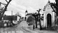 historické foto kaple (vpravo)