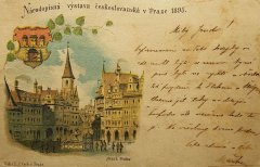 historická pohlednice s motivem kulis na Národopisné výstavě Stará Praha s kostelem v pozadí