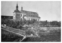 historické foto se zvonicí