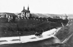 historické foto zvonice (před kostelem)