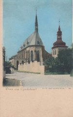historická pohlednice kostela se zvonicí
