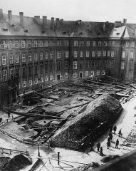 odhalené zdivo kostela během z archeologického průzkumu