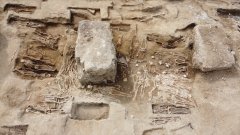 odkryté hromadné hroby při archeologickém průzkumu