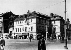 historické foto kaple (vlevo)