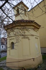 pohled zezadu zprava