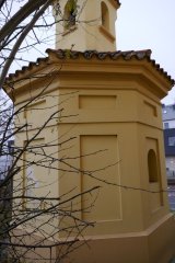 pohled zezadu zleva