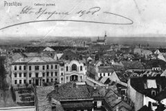 dobová pohlednice města se synagogou (vpravo od Nové synagogy)