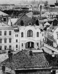 starší foto synagogy (vpravo od Nové synagogy)