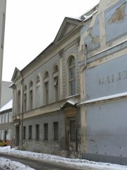 pohled zepředu zprava