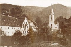 historické foto domovního pravoslavného chrámu (vlevo za budovou někdejšího pivovaru)