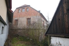 pohled zezadu zleva