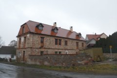 pohled zepředu zprava