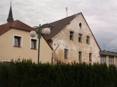 pohled zezadu zleva