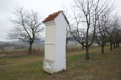 zastavení křížové cesty zezadu zprava