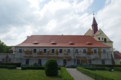 pohled z klášterní zahrady