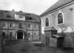 synagoga a rabínský dům