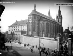 starší foto kostela