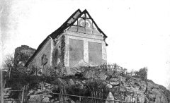 historické foto bývalého kostela