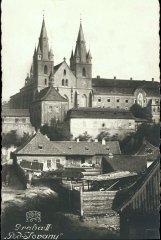 starší foto kostela (před klášterním kostelem)