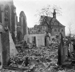 kostel po bombardování