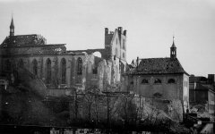 kostel po bombardování (vpravo)