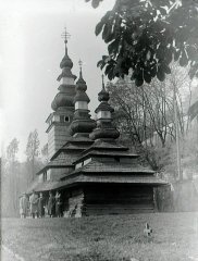 starší fotografie kostela