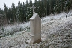kaplička křížové cesty zezadu zprava