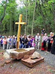 slavnostní svěcení obnovené křížové cesty