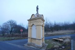 kaplička na křižovatce