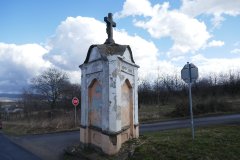kaplička na křižovatce