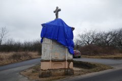 kaplička na křižovatce