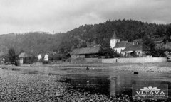 historické foto fary (vpravo)