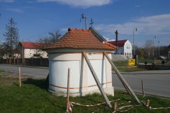 pohled zezadu zleva