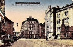 historické foto Norbertina (zcela vlevo)