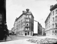 historické foto Norbertina (zcela vlevo)
