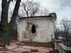 pohled na altán zprava