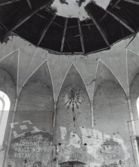 příprava interiéru kostela na opravu