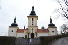 celkový pohled na vstup do poutního areálu