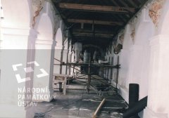 oprava ambitů okolo kaple