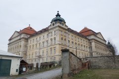 celkový pohled na klášterní budovy