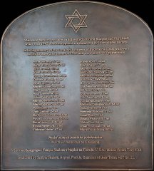 interiér synagogy, detail pamětní desky